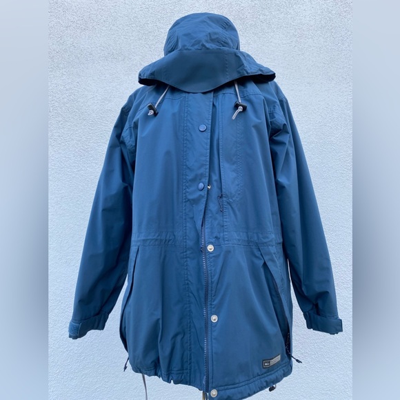 REI - Women’s warm Jacket - Picture 2 of 10